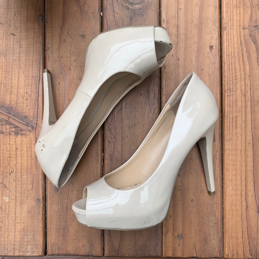 GUESS Honora Nude Peep-toe Platform Pumps